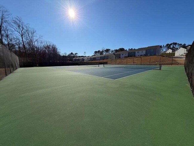 Building Photo - 7565 Knoll Hollow Rd