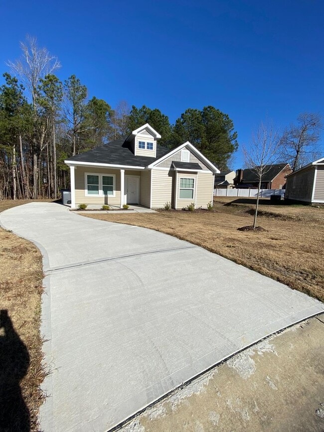 Building Photo - One level 3 bedroom 2 bath home