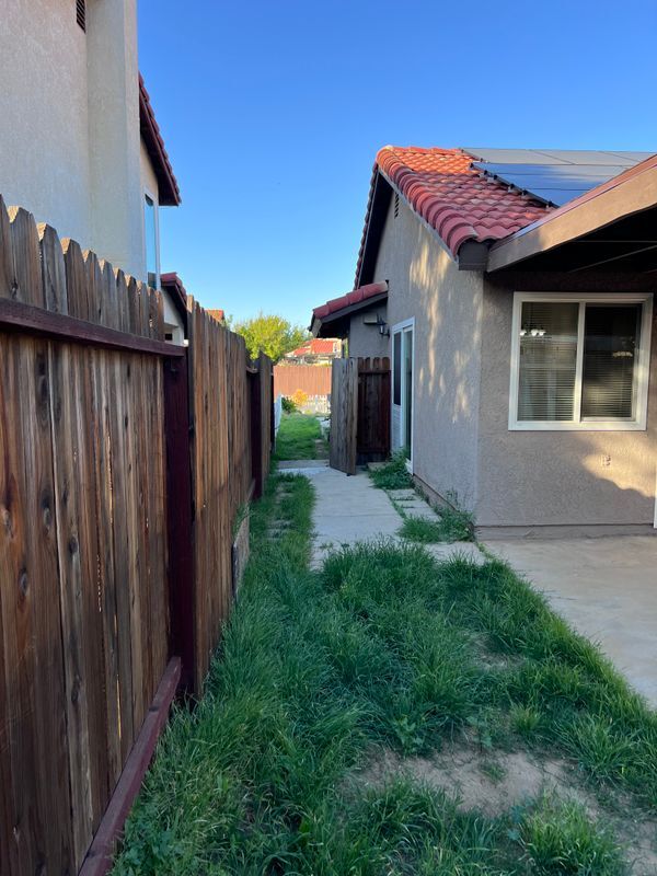 Building Photo - 13201 Lakota Dr