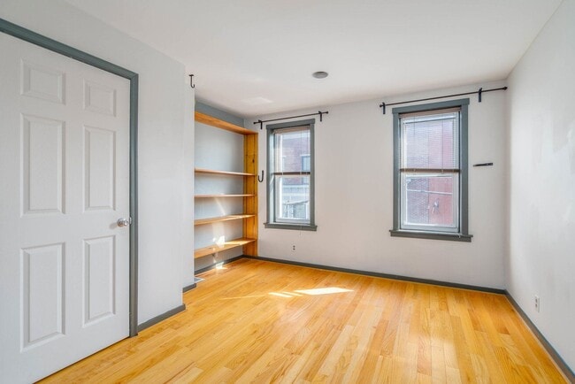 Building Photo - 802 LeCount St