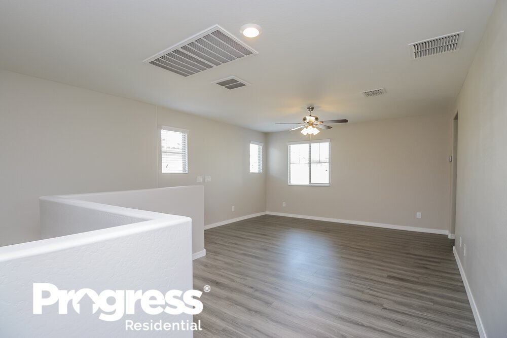 Building Photo - 1563 S Loren Ln