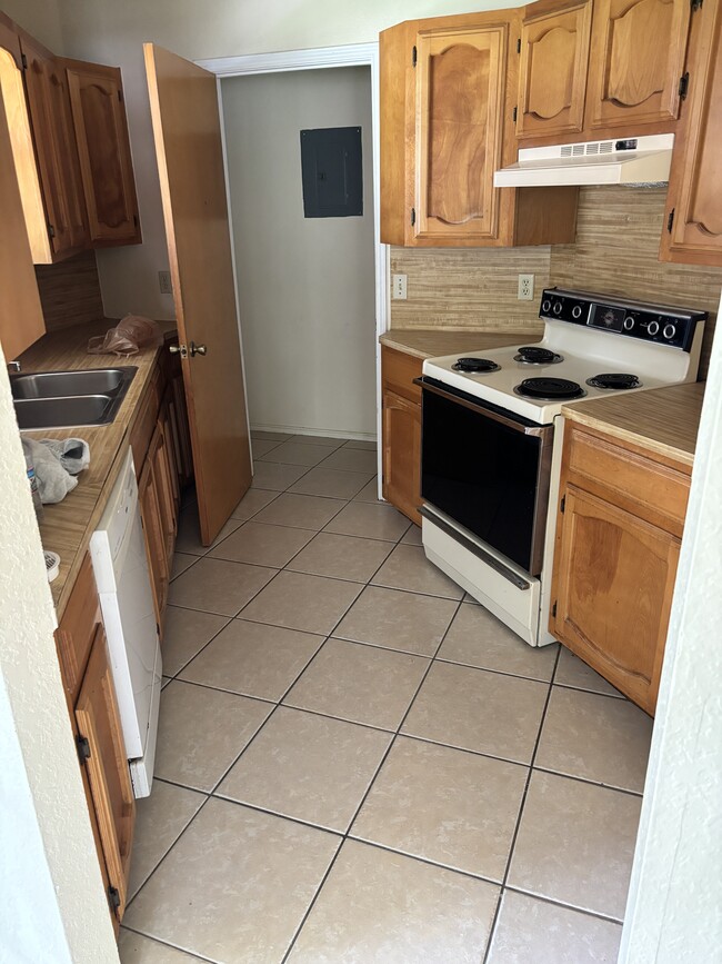 Building Photo - 310 Regency Ln