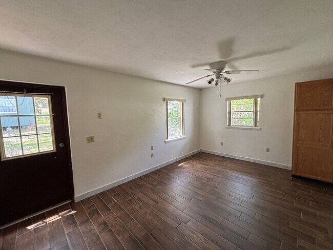 Building Photo - 6352 NE 86th Ave