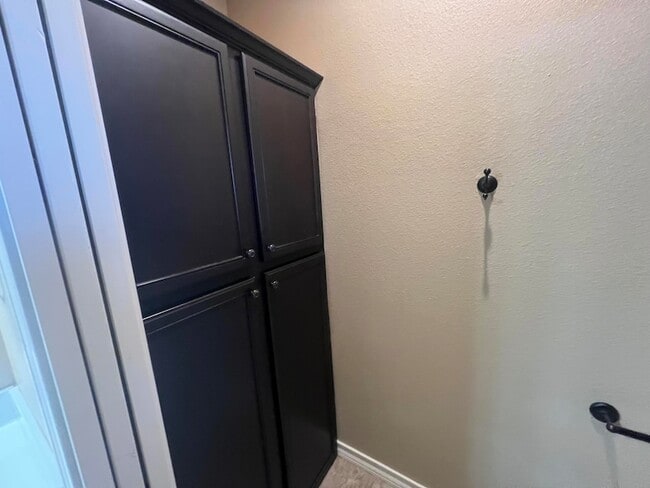 Building Photo - 10509 Quinton Ave