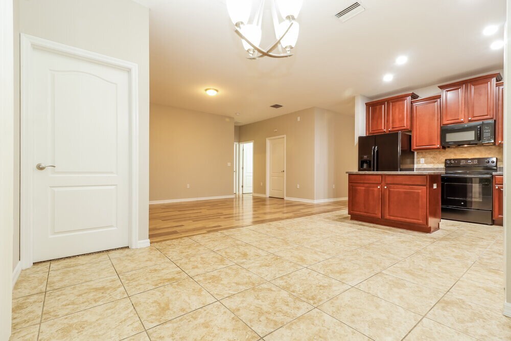 Building Photo - 11832 Colony Lakes Blvd