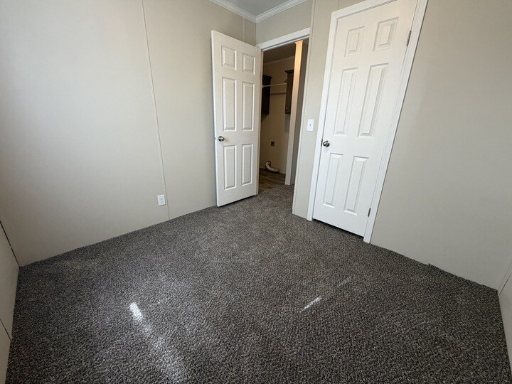 Building Photo - 15974 Villaire Ave