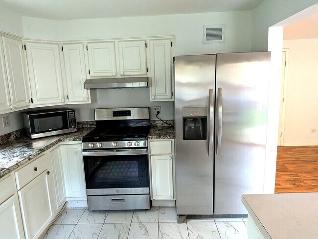 Building Photo - 386 Dover Ln