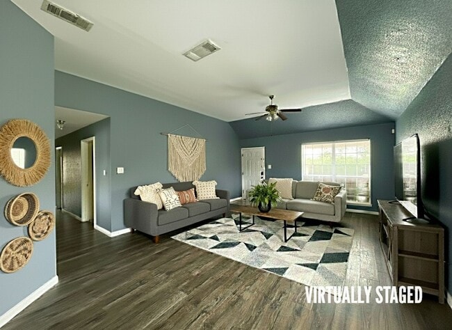 Building Photo - 2010 Shadow Ridge Rd