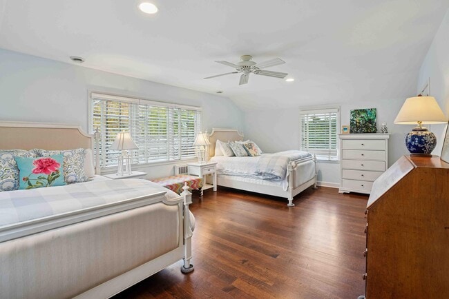 Building Photo - 5969 N Shore Dr