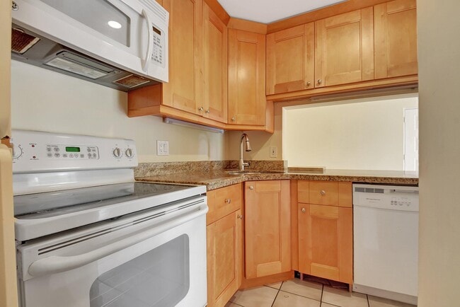 Building Photo - 616 Sea Pine Way