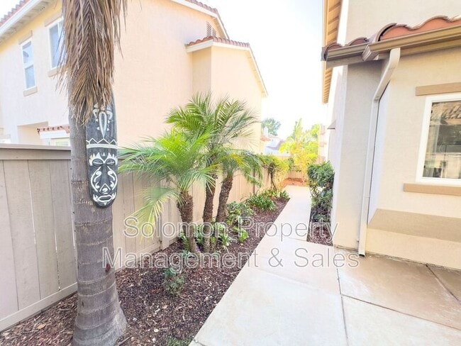 Building Photo - 6076 Paseo Carreta