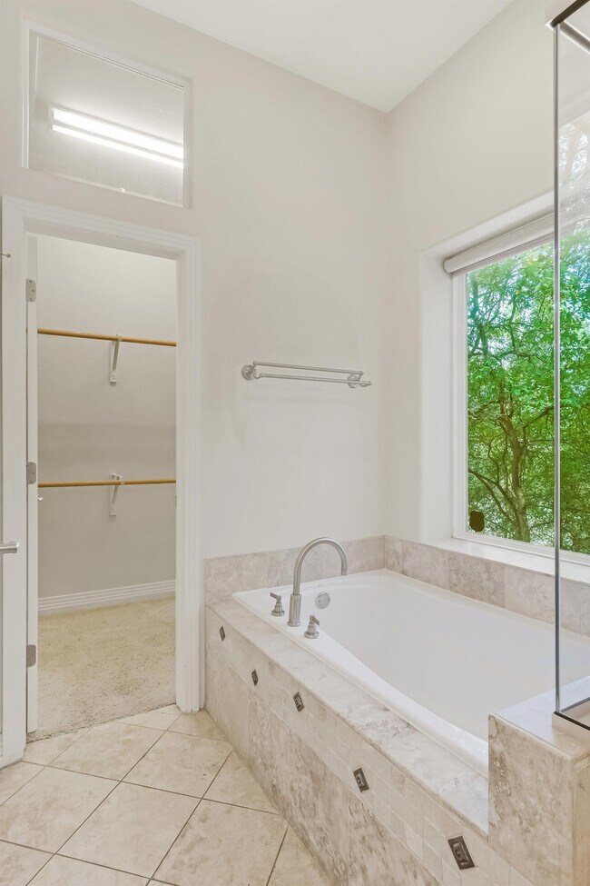 Building Photo - 701 Azie Morton Rd