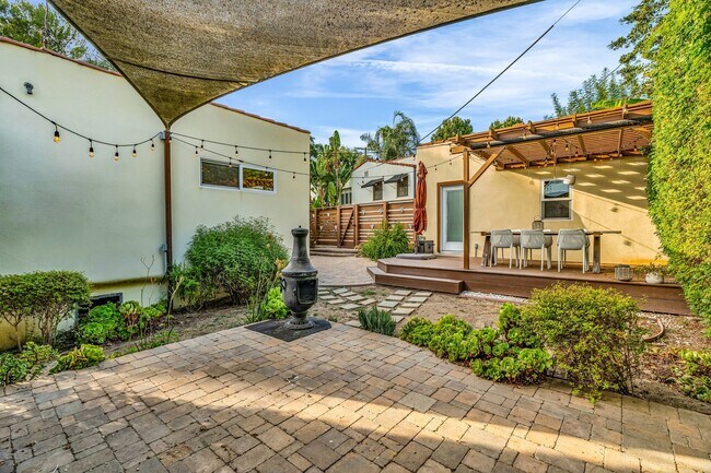 Building Photo - 5182 Ellenwood Dr