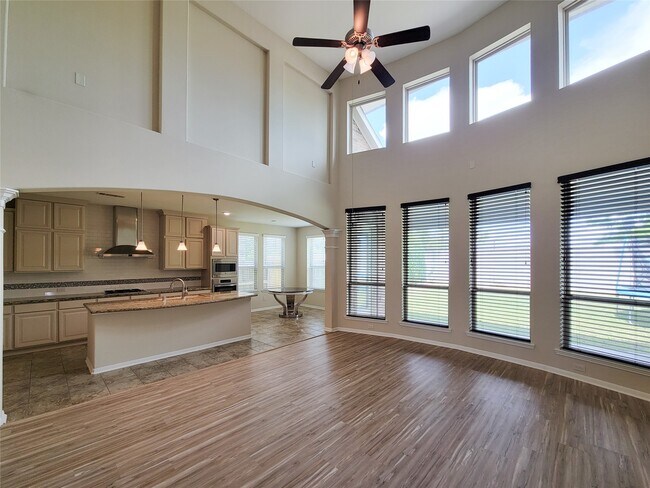 Building Photo - 2611 Yaletzi Ln