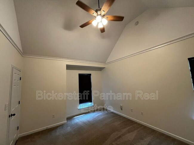 Building Photo - 70 Misty Forest Dr