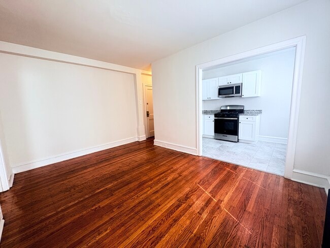 Building Photo - Victoria Arms Apartments