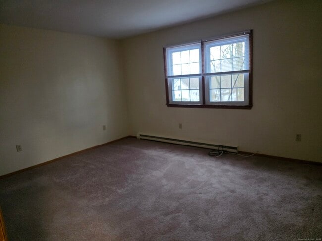 Building Photo - 88 Hickory St