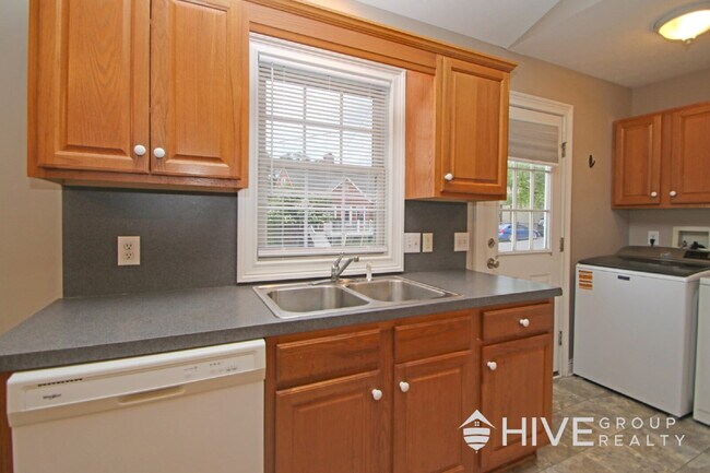 Building Photo - Welcome to your "home sweet home," perfectly situated just a few blocks from the heart of charmin...