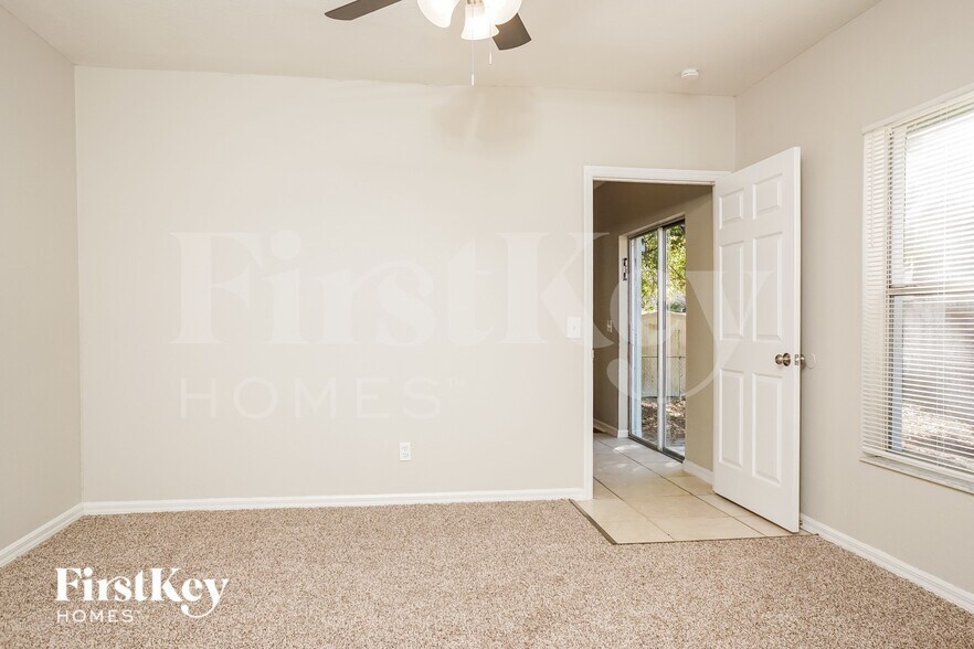 Building Photo - 3291 Moravia Ave