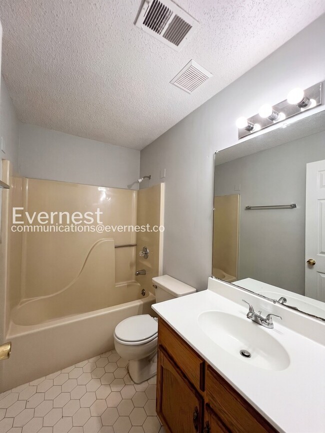 Building Photo - 3285 Edenshire Ln