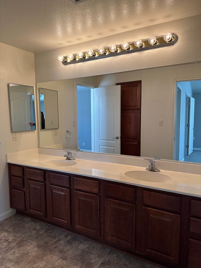 Building Photo - Beautiful home in Damonte Ranch Area