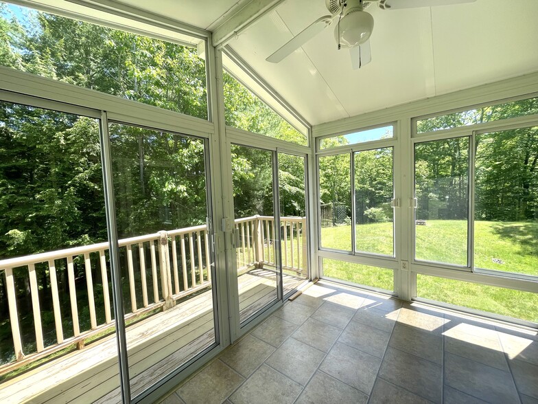 Building Photo - 31 Sergeant Ln