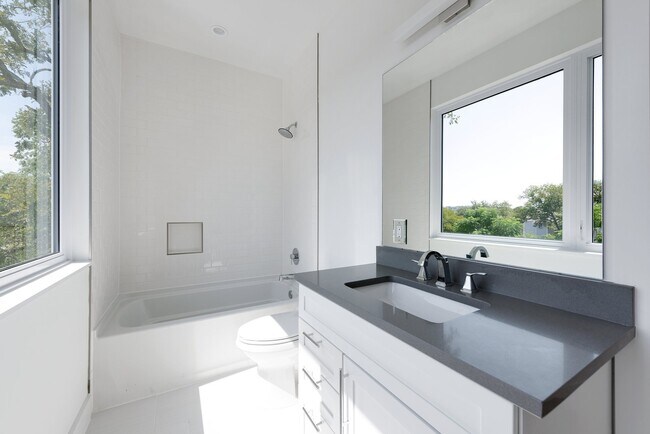 Building Photo - 3107 Walling Dr