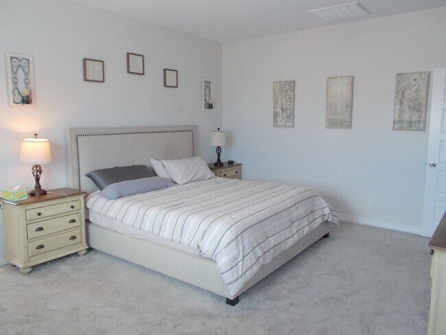 Building Photo - Beautiful 4 Bedroom Home