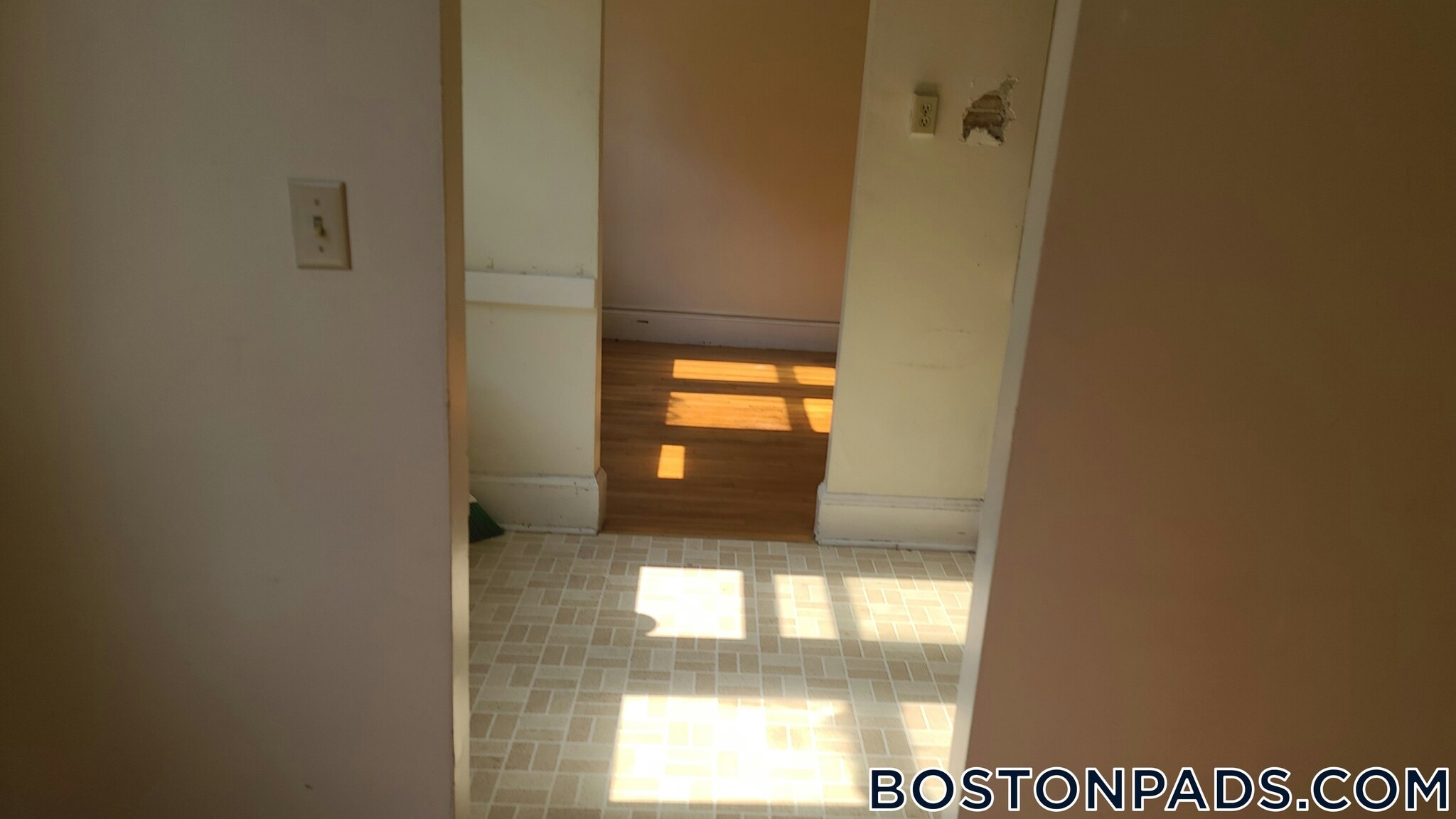 Building Photo - 53 Fellsway W