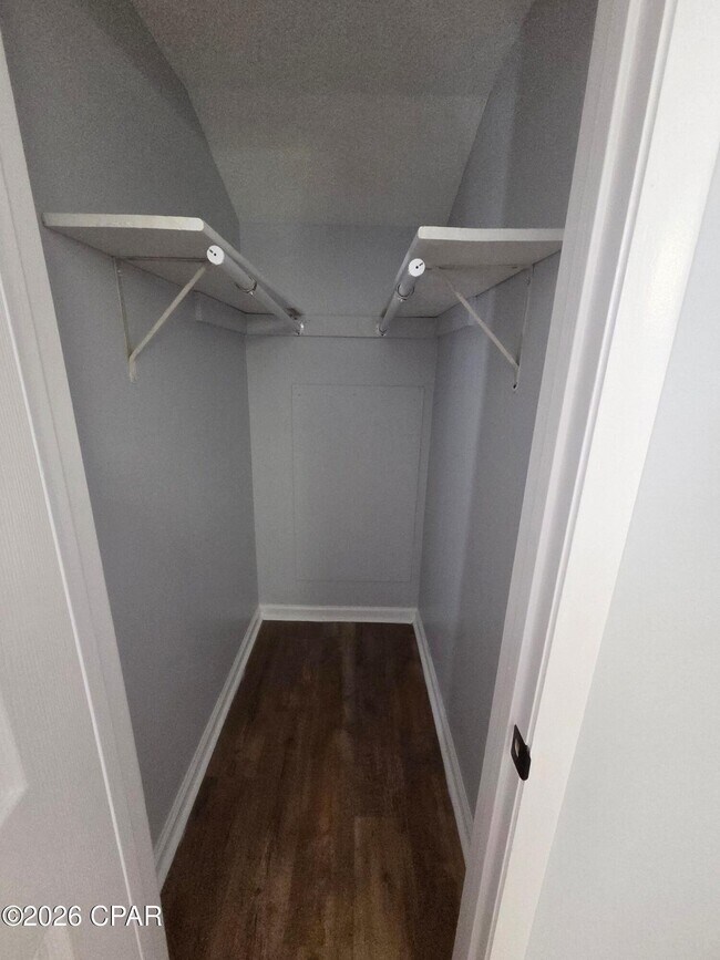 Building Photo - 631 S Hwy 22 A