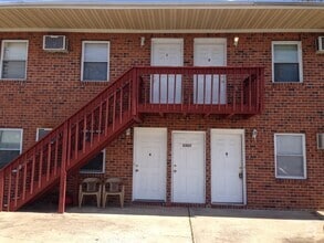 Building Photo - Must See Two Bedroom in Central Norfolk