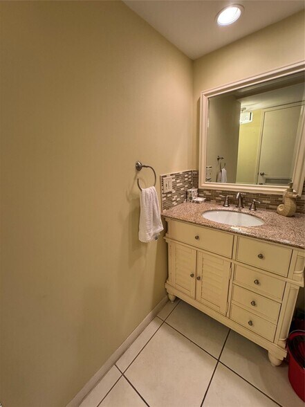 Building Photo - 111 Briny Ave