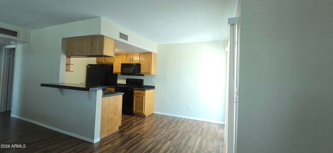 Building Photo - 14236 N Oakwood Ln