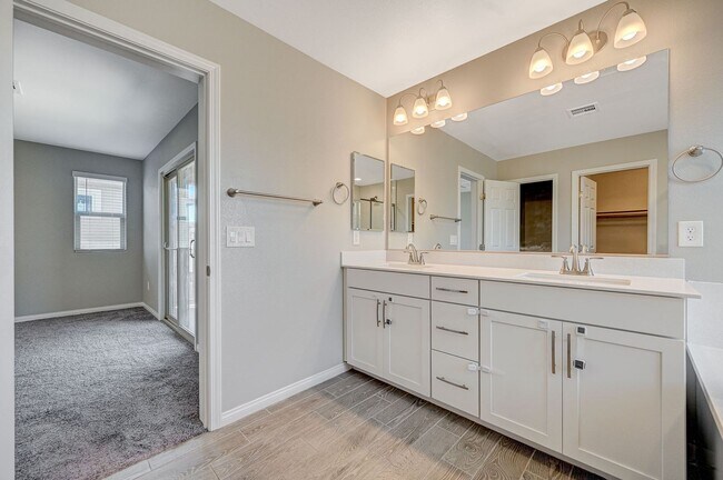 Building Photo - MODERN 2 Story, 3 Bedroom Home near Aliante!