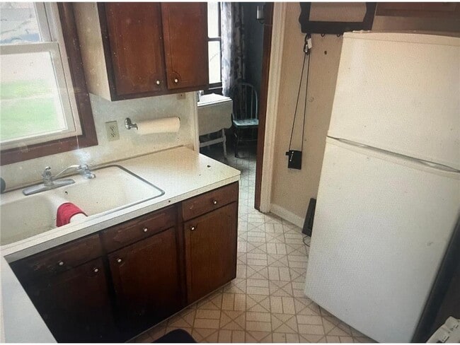 Building Photo - 805 4th Ave SE