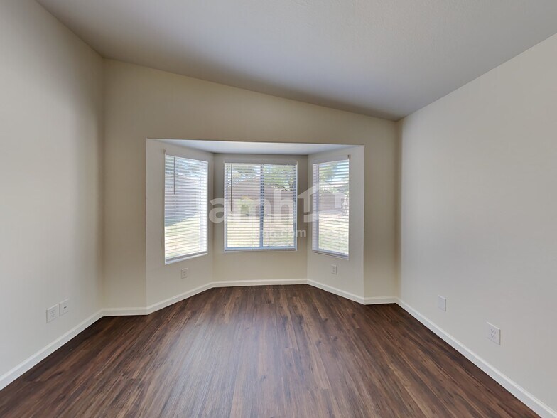 Building Photo - 2256 E Monona Dr