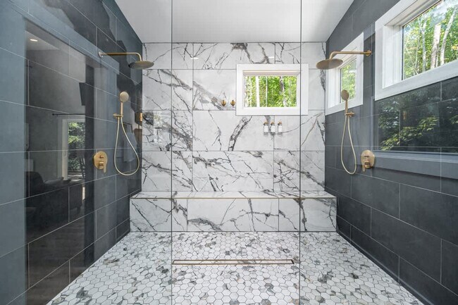 Building Photo - 288 Stonewall Road-SI ID1055518P