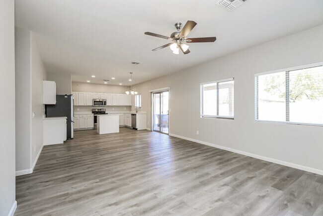 Building Photo - 1830 E Omega Dr