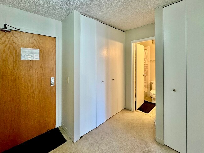 Building Photo - 200 N Dearborn St