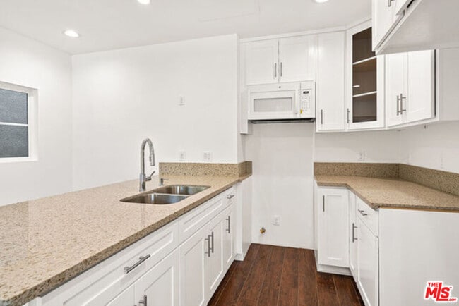 Building Photo - 2746 Santa Anita Ave