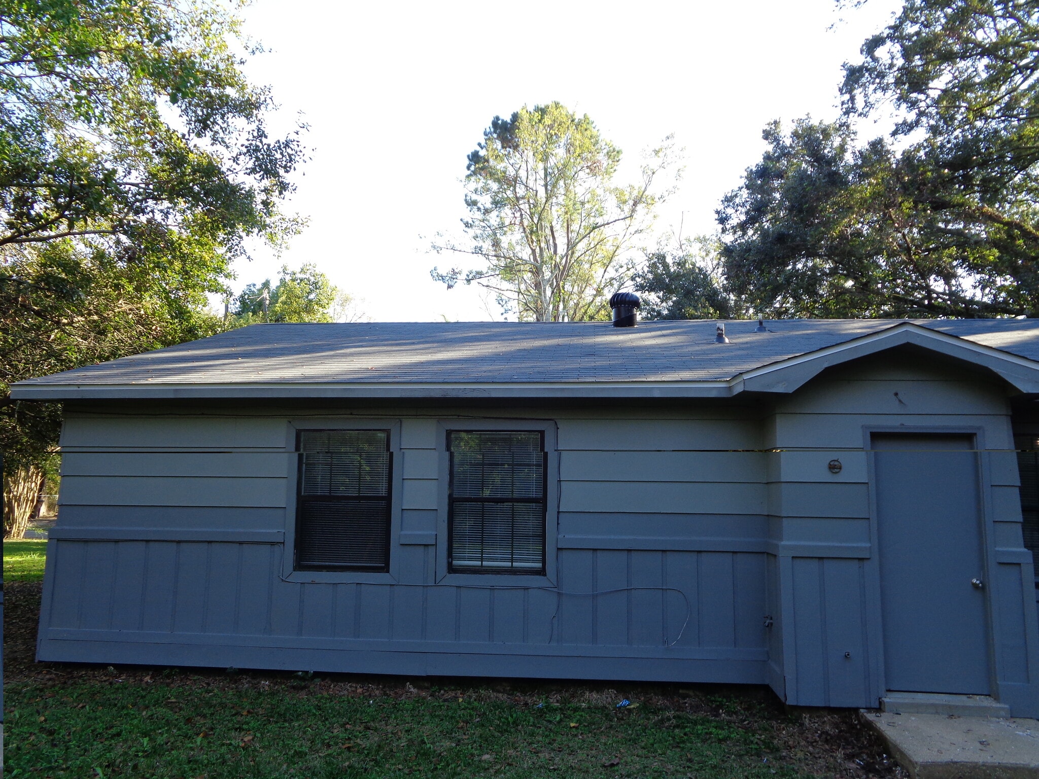 Building Photo - 2032 Nicholas Ln