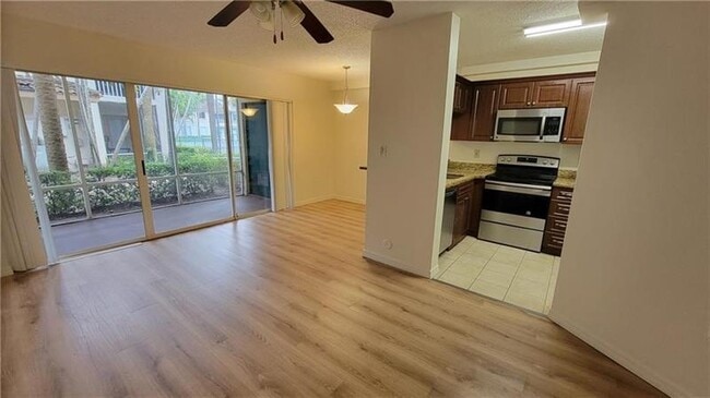 Building Photo - 18102 Glenmoor Dr
