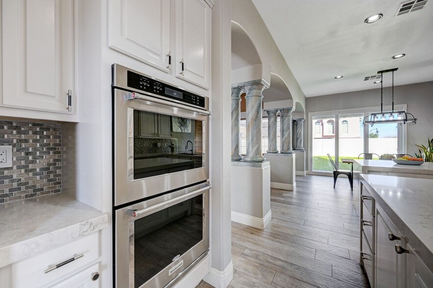 Building Photo - 9738 Bear Trap Ct