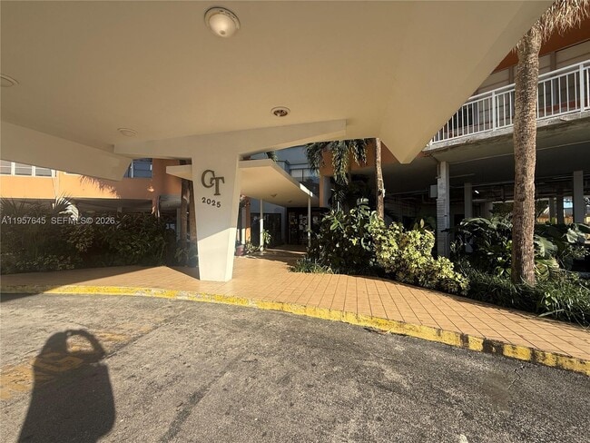 Building Photo - 2025 NE 164th St