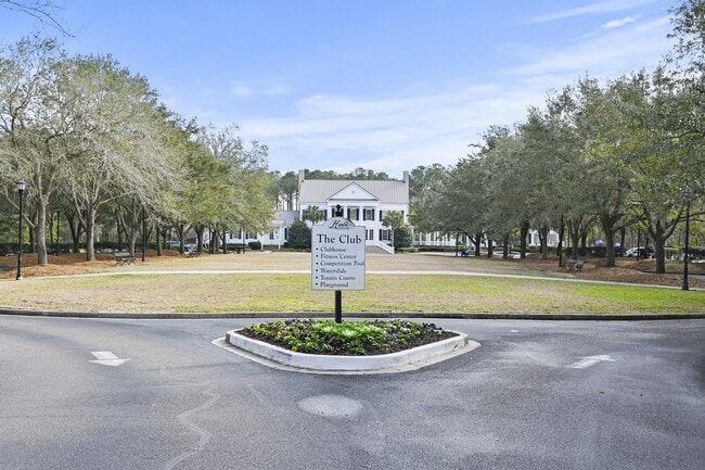 Building Photo - 3648 Billings St