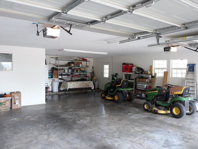 Building Photo - 4 bedroom 2 bath home, 2 car garage, SECLUDED AND PRIVATE, South FAY, 4 acres