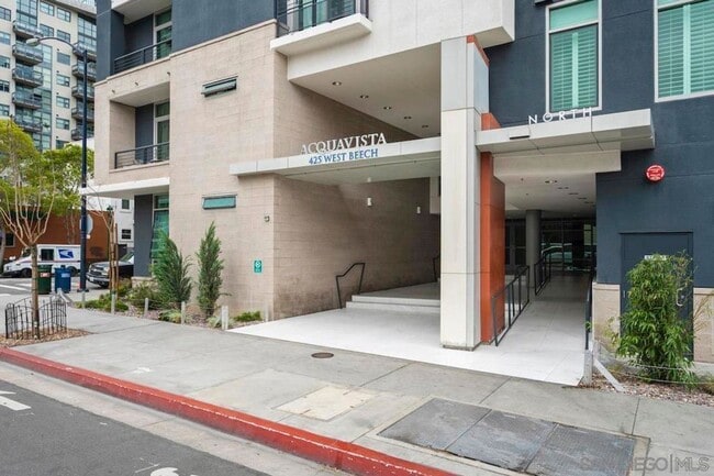 Building Photo - Furnished 1 bedroom, 1 bath in Acqua Vista...