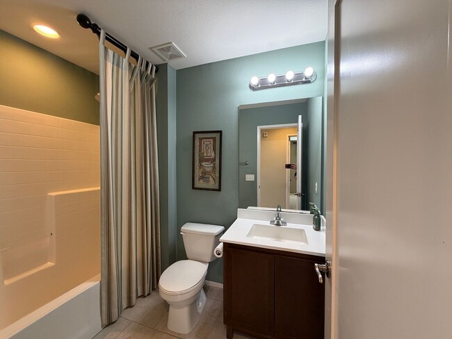 Building Photo - 37836 Divot Dr