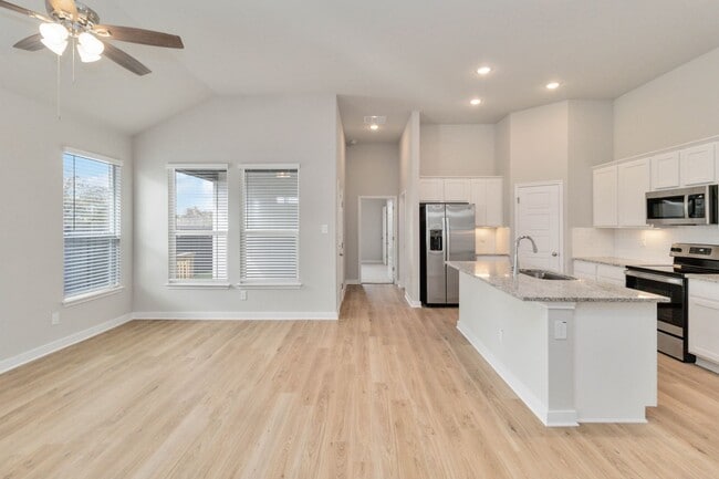 Building Photo - 359 Nespral Dr