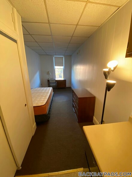 Building Photo - 272 Newbury St